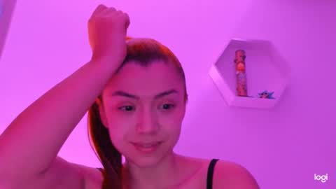 Snapshot of saray2312 chatting on 01/18/25, 04:26 Saray online show from 01/18/25, 04:26
