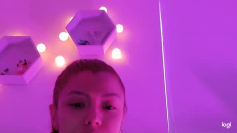 Snapshot of saray2312 chatting on 02/19/25, 11:25 Saray online show from 02/19/25, 11:25