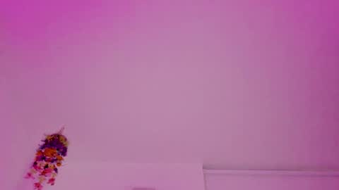 Snapshot of saray2312 chatting on 10/01/25, 11:22 Saray online show from 10/01/25, 11:22