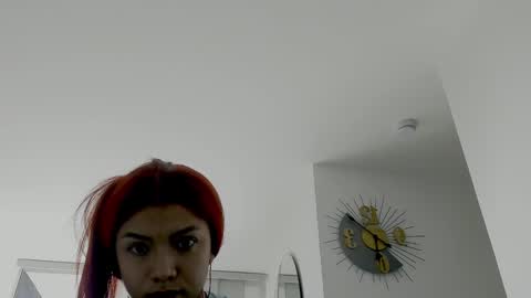Snapshot of saray2312 chatting on 10/20/25, 08:20 Saray online show from 10/20/25, 08:20