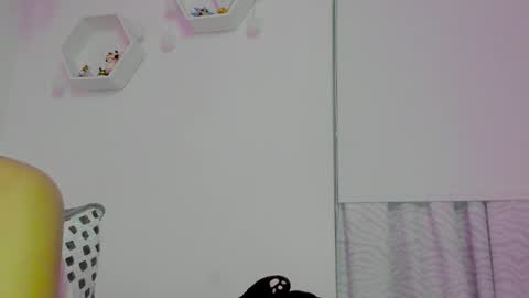 Saray  online show from 12/04/25, 11:24