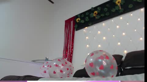 saray__jones online show from 02/15/25, 02:11