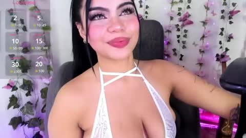 saray__jones online show from 07/13/26, 07:49