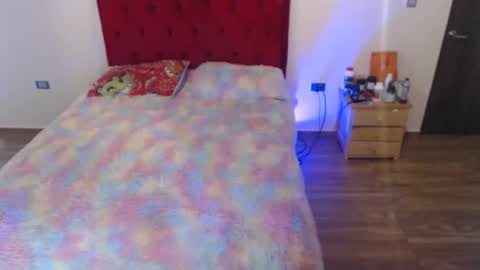 Snapshot of saray_honey1 chatting on 11/18/25, 08:02 saray online show from 11/18/25, 08:02