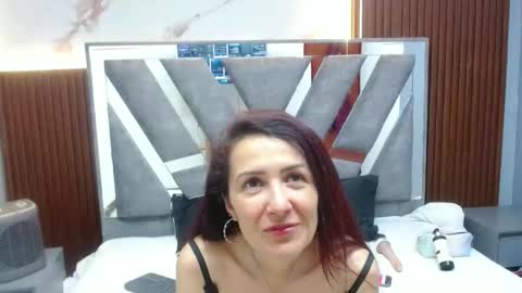 Snapshot of saray_hot202cl chatting on 10/27/25, 03:54 saray_hot202cl online show from 10/27/25, 03:54