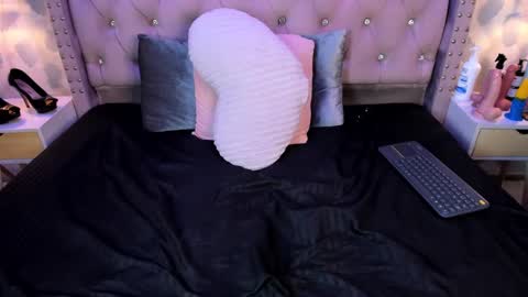 Snapshot of sarayjoness chatting on 02/26/25, 02:57 Saray online show from 02/26/25, 02:57