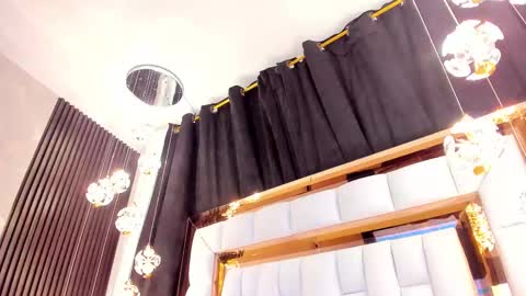 Snapshot of sarayroyse chatting on 03/08/25, 07:20 Saray online show from 03/08/25, 07:20