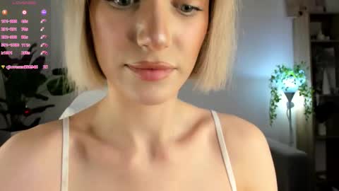 Your Selena 3 online show from 01/19/26, 03:10