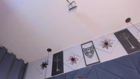 Sara  online show from 12/24/24, 04:22