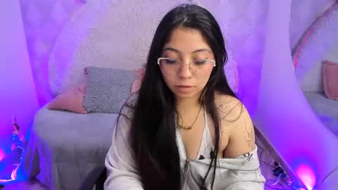 Sara online show from 04/15/26, 04:52