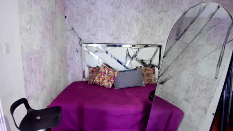 Snapshot of sarita_princess7 chatting on 10/31/25, 12:00 sarah online show from 10/31/25, 12:00