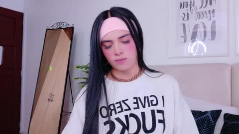 Sara online show from 10/17/25, 09:06