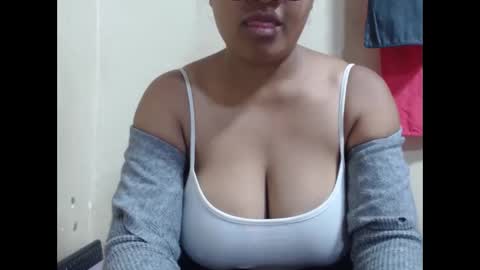 saronette online show from 12/17/25, 05:46