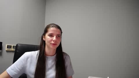 Snapshot of sarra_rich chatting on 09/24/25, 08:17 Rich online show from 09/24/25, 08:17