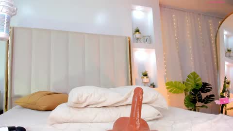 My Name Is Sara C. Welcome online show from 02/14/25, 08:31