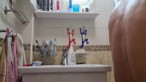 Eldak23 online show from 12/24/24, 02:01