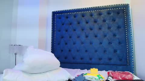 Sasha online show from 03/08/25, 06:21