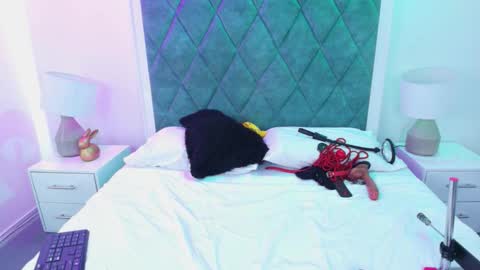 Sasha online show from 11/06/25, 03:18