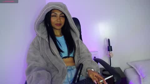 Snapshot of sasha_brattz chatting on 12/31/24, 12:04 Sasha Brattz online show from 12/31/24, 12:04