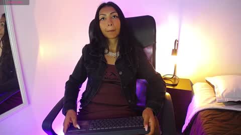 Snapshot of sasha_brattz chatting on 01/13/25, 08:58 Sasha Brattz online show from 01/13/25, 08:58