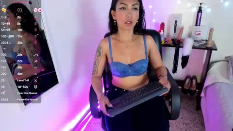 Snapshot of sasha_brattz chatting on 10/19/25, 04:13 Sasha Brattz online show from 10/19/25, 04:13