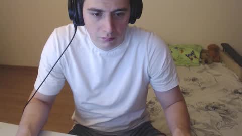 Snapshot of sasha_calvin chatting on 10/16/25, 05:14 sasha_calvin online show from 10/16/25, 05:14