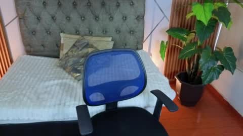 sasha_gracee_ online show from 04/16/26, 01:12