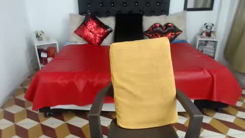 Snapshot of sasha_maturee chatting on 01/01/25, 10:21 sasha maturee online show from 01/01/25, 10:21