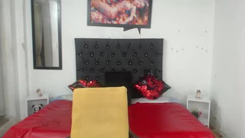 Snapshot of sasha_maturee chatting on 02/21/25, 08:51 sasha maturee online show from 02/21/25, 08:51