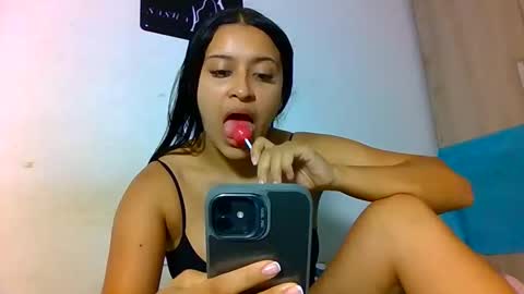 Snapshot of sasha_rose23 chatting on 10/23/25, 08:18 Camila online show from 10/23/25, 08:18