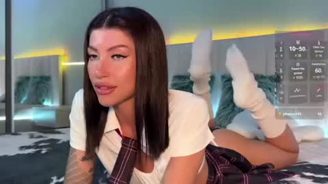 Hi everyone my name is Sasha   online show from 06/18/26, 10:14