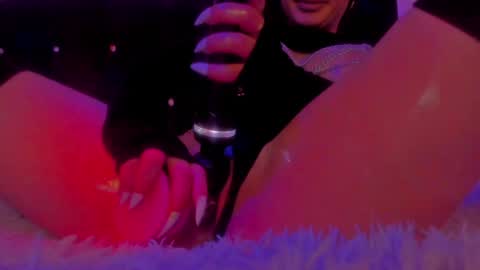Snapshot of sashachase chatting on 01/26/25, 01:41   Sasha   online show from 01/26/25, 01:41