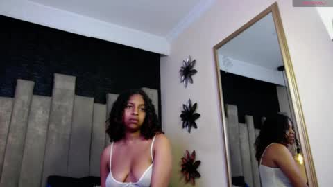 sashafoxy_ online show from 04/10/26, 02:00