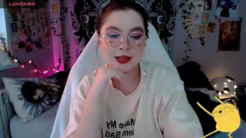 Snapshot of sashasoyyyy chatting on 03/05/25, 09:05 Sashasoy online show from 03/05/25, 09:05