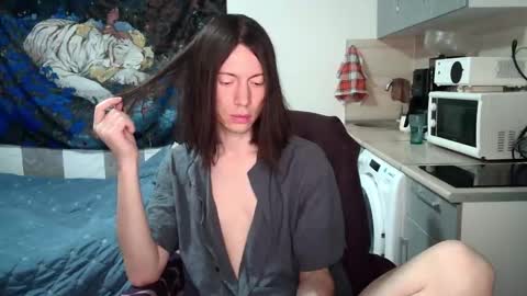 Sasha online show from 10/10/25, 10:47