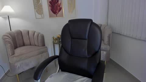 Snapshot of saskia_litt chatting on 11/25/25, 05:07 saskia litt online show from 11/25/25, 05:07