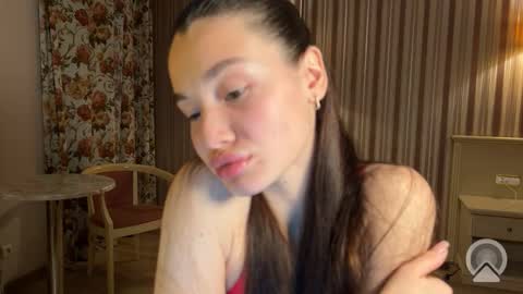 Snapshot of sassqueen18 chatting on 10/26/25, 06:25 Katerina online show from 10/26/25, 06:25