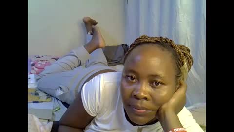 sassy_bella online show from 10/28/25, 06:54