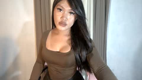 Snapshot of sassy_jenny8 chatting on 07/25/26, 04:37 sassy_jenny8 online show from 07/25/26, 04:37