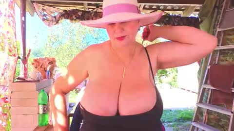 sassy_seasons online show from 09/14/25, 08:57