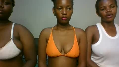 sassybrown25 online show from 12/17/25, 10:32