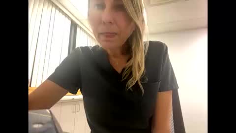 Snapshot of sassyella chatting on 10/13/25, 11:16 Sassyella online show from 10/13/25, 11:16