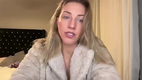 MazyMay333 online show from 02/05/25, 06:02