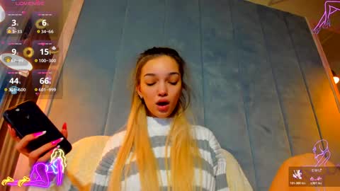 Snapshot of sassyt33n chatting on 11/18/25, 10:09 sassyt33n online show from 11/18/25, 10:09