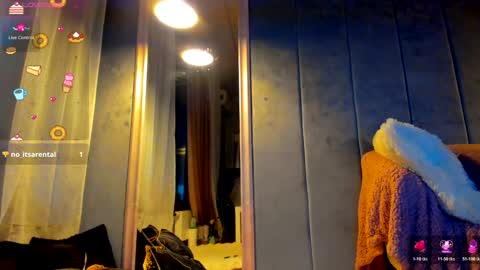 Snapshot of sassyt33n chatting on 12/15/25, 05:34 sassyt33n online show from 12/15/25, 05:34