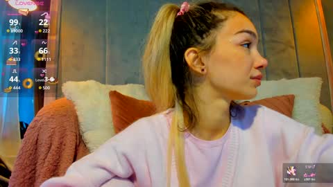 Snapshot of sassyt33n chatting on 12/19/25, 06:53 sassyt33n online show from 12/19/25, 06:53