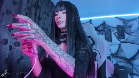    im expecting 300 thumbs up on my altar online show from 10/29/25, 10:55