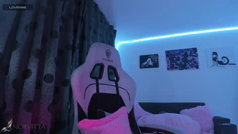    im expecting 300 thumbs up on my altar online show from 11/09/25, 11:25