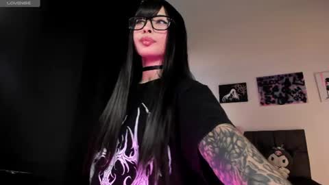 Snapshot of satanbabee_ chatting on 06/24/26, 10:31 im expecting 300 thumbs up on my altar online show from 06/24/26, 10:31