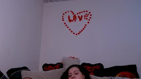 Snapshot of satisfymypussy chatting on 03/05/25, 06:23 Alina online show from 03/05/25, 06:23